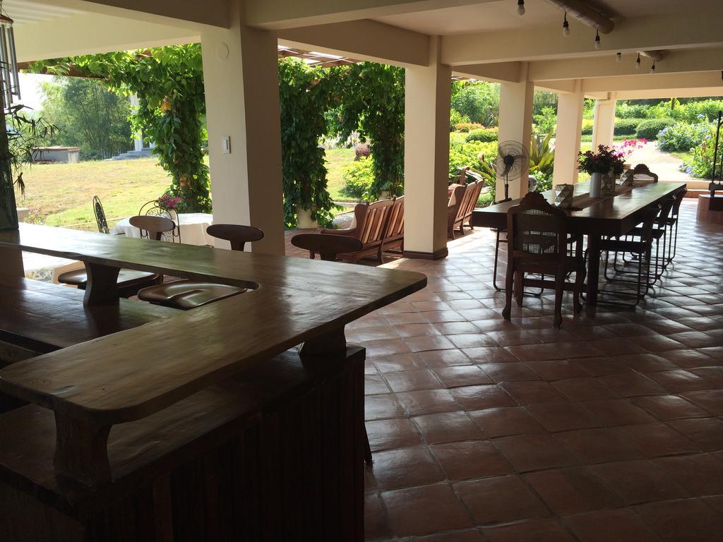 Ataalaya Farmhouse Batangas Exterior foto
